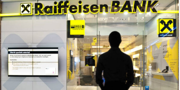 Komisione dhe interesa të frikshme, Raiffeisen Bank arrin fitime REKORD nga xhepat e shqiptarëve, BSH fle GJUMË