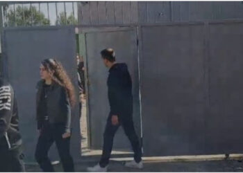 Plagosja në oborrin e gjimnazit në Fushë-Krujë, adoleshenti shkoi vetë në ambulancë me th*kë në qafë!