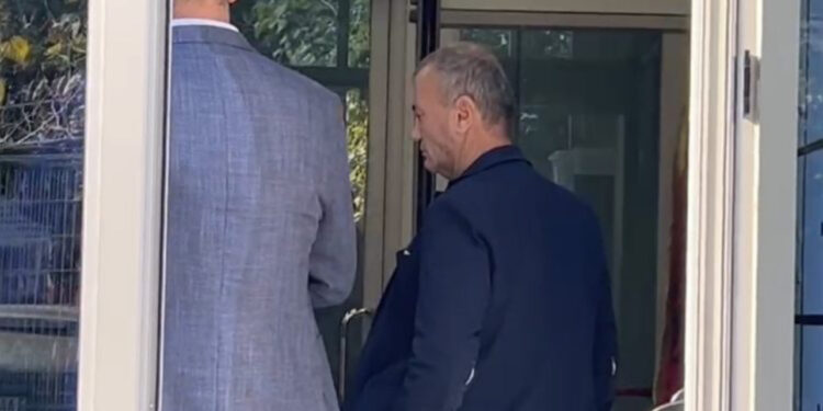 Socialisti Bujar Çela del nga SPAK-u, avokati: U mor në pyetje si person nën hetim