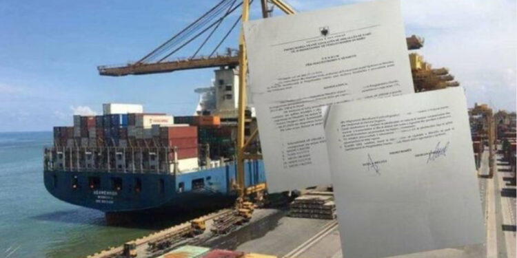 SKANDALI/ Mbetjet toksike të Kurum vërtiten në det, anija s’ka leje të ankorohet!