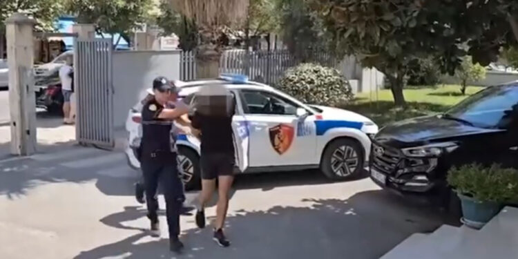 Arrestohen çifti dhe e afërmja për shantazhimin e një 17-vjeçareje në Dibër