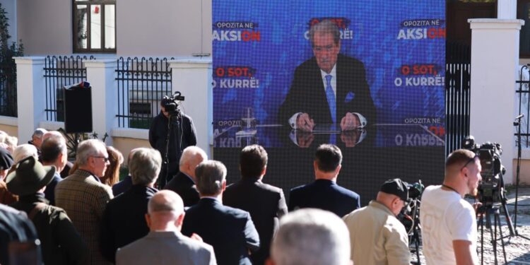 Berisha: Mesazhi për çdo shqiptar është të zgjohemi, të ngrihemi kundër kësaj diktature bandash ku pushteti është në duart e një njeriu