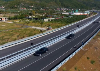 Kryeministri Rama publikon pamjet nga rruga Elbasan-Qafë Thanë