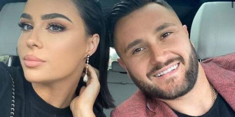 FOTO/ Dedikim për Xhensilën? Bes Kallaku thyen HESHTJEN pas zhurmës në rrjet me këngët e tij!