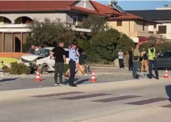 VIDEO e AKSIDENTIT tragjik në Peqin, 8-vjeçari u përplas për vd*kje teksa po çonte lule te varri i nënës!