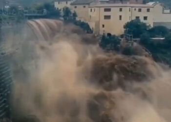 VIDEO / Diga 2000 vjeçare e ndërtuar nga romakët parandalon tragjedinë e madhe nga përmbytjet në Spanjë