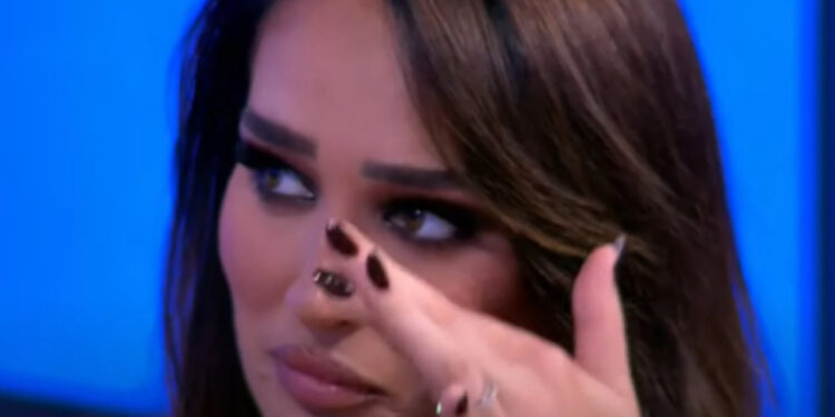 “Kaloja çdo natë me të, u nda nga jeta”, Erjola Doçi mes lotësh rrëfen humbjen: Ka tre ditë që…