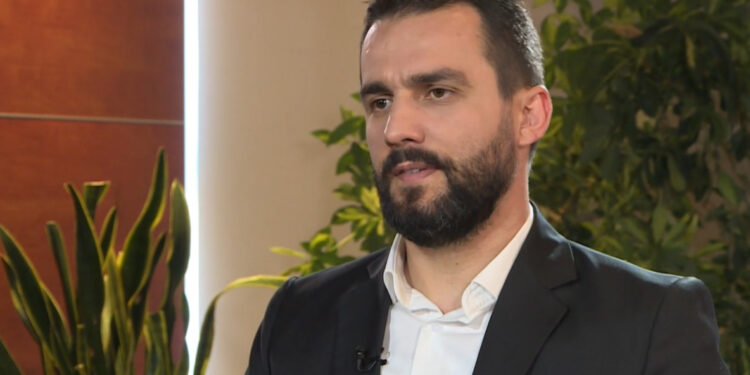 Zari i Ramës/ Si ia organizon Taulant Balla Adriatik Lapajt takimet me diasporën dhe lidhja e tij me bandat shqiptare në Dubai