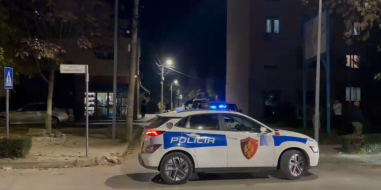 18-vjeçarja dyshohet se u vetëplagos me armë zjarri në Fier, përfundon në spital