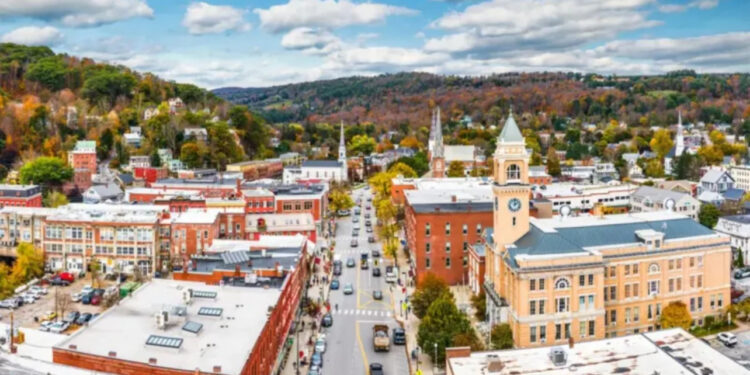 Zgjedhjet në SHBA/ Hapen qendra e votimit në Vermont, ja kush kandidat shihet fitues në këtë shtet