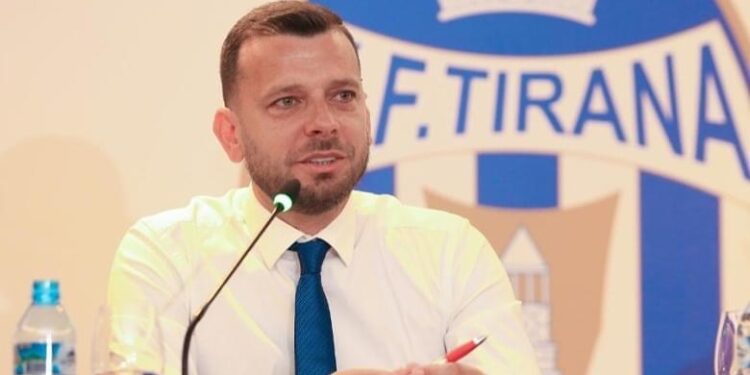 Tirana shkarkon trajnerin korçar Bledi Shkëmbi