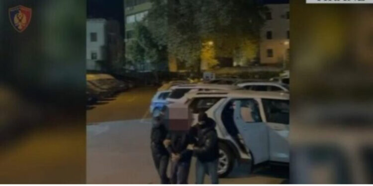 Arrestohet djali i ndërtuesit të njohur, akuzohet për armëmbajtje pa leje