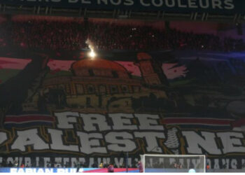 “Luftë në fushë, por paqe në botë” – tifozët e PSG-së me një koreografi mbështesin Palestinën 