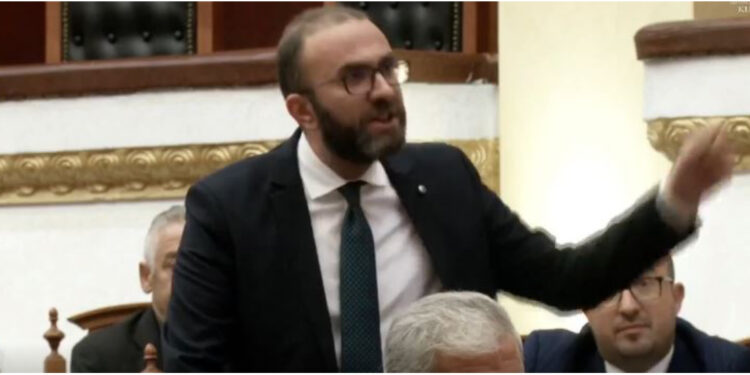 LIVE- Bardhi thirrje Begajt: Ndalini përfshirjen e ambasadorëve në fushatën zgjedhore të PS