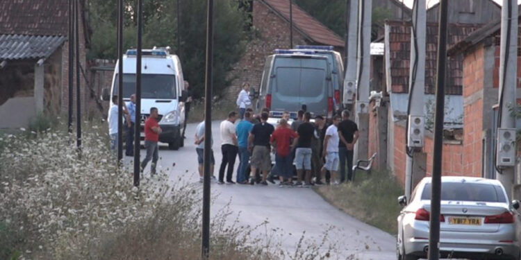 I shtrirë në rrugë, vritet 37-vjeçari