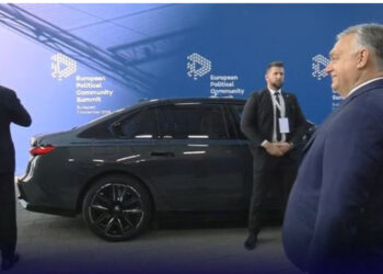 Pamje që po bëhen virale/ Presidenti i Rumanisë zbret nga makina dhe i kthen shpinën kryeministrit hungarez 