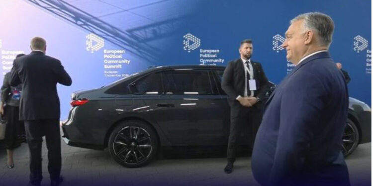 Pamje që po bëhen virale/ Presidenti i Rumanisë zbret nga makina dhe i kthen shpinën kryeministrit hungarez