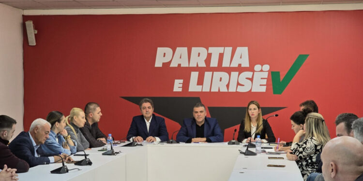 Blushi takim me Shtabin: Të përshkallëzojmë aksion opozitar në terren