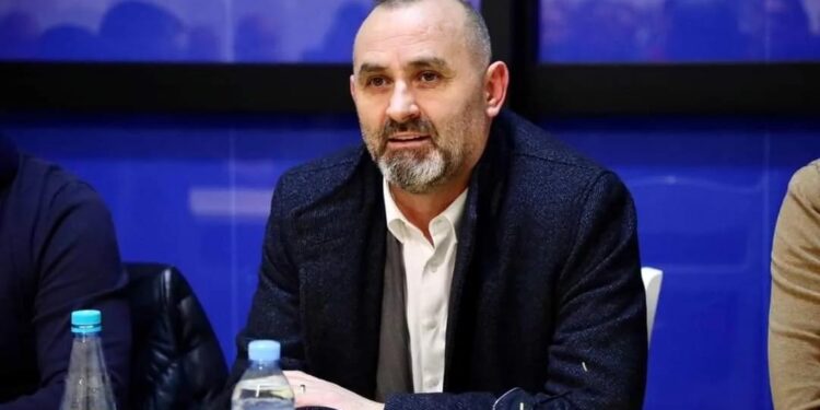 Një super hajdut si Ulsi Manja/ Kompleks vilash: Transaksionet e ministrit me pronat ngrenë pikëpyetje