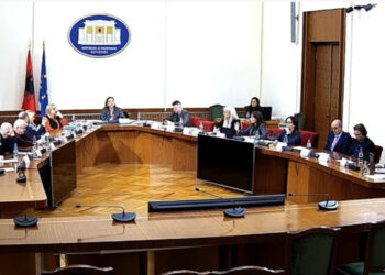 Dosja e Sterilizimit, Ndreca përplaset me Vokshin: Po u bëni gjyqin njerëzve! Ti ke marrë porosi për Vilma Nushin