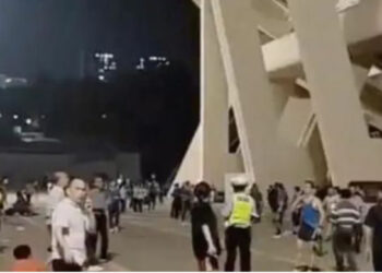 Makina përplaset me turmën e njerëzve, raportohen 35 viktima