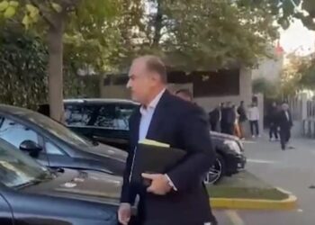 Me dokumenta me vete/ Ish-Ministri Edmond Haxhinasto paraqitet në SPAK