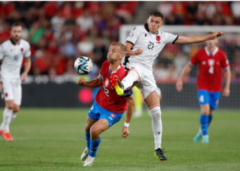 Arbitroi finalen Real-Atalanta dhe dy herë çekët, njihuni me gjyqtarin që do vendosë drejtësi në sfidën Shqipëri-Çeki