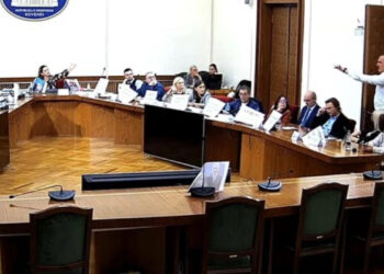 Sherr në orën 1 pas mesnate/ Beqaj përplaset me Ina Zhupën. Vokshi: Skandal, na kërcënoi! Futeni në fugon dhe kthejeni në qeli!