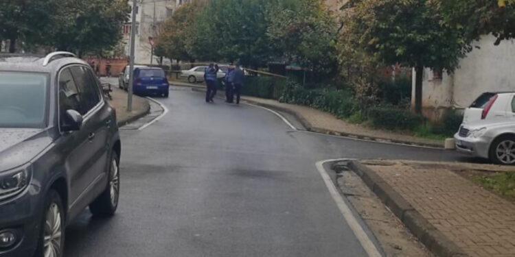 Burrel/ Alarm për bombë, gjendet nje pako e dyshimtë në një lulishte