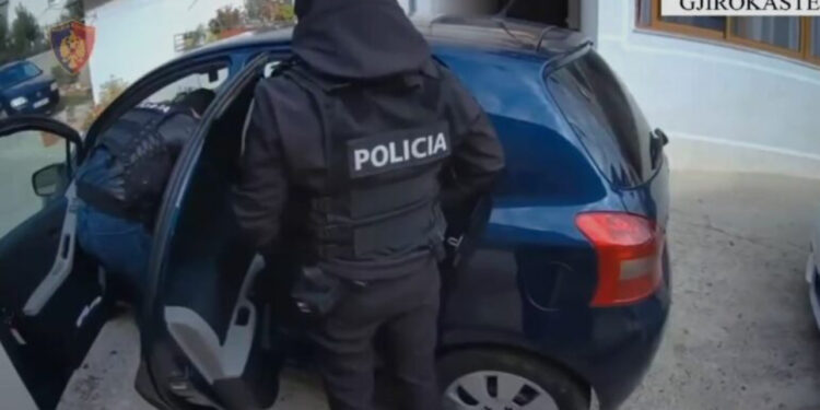 Gjirokastër/ Goditet grupi i trafikantëve, 4 të arrestuar, 5 në kërkim