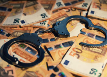 Arrestohen 43 persona për pastrim parash në Evropë, sekuestron mbi 500 mln euro