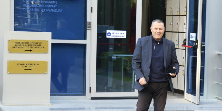 Deputeti i PD-së paraqitet në Prokurorinë e Posaçme