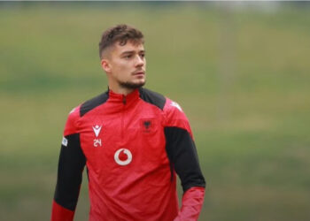 Ernest Muçi lë pas problemet muskulore, stërvitet normalisht me skuadrën