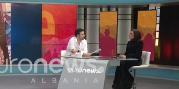 VIDEO/ “Hiqni pamjet”, këngëtarja Elsa Lila braktis intervistën live në emision
