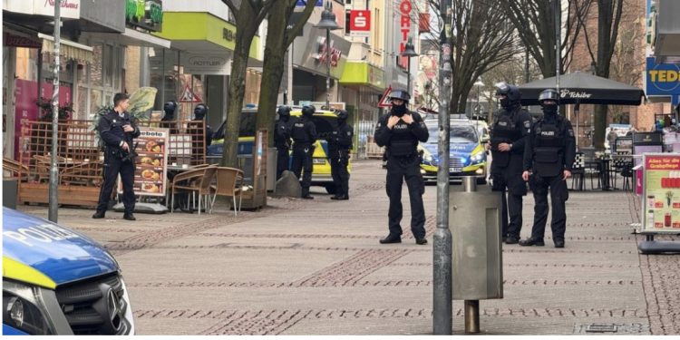 18-vjeçarja Amerikane hedh nga ballkoni foshnjen e porsalindur në Paris, bebja ndërron jetë