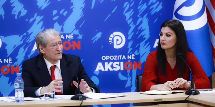 Berisha: Rama po blen vota me bonusin elektoral! Ne do vendosim kartën e konsumatorit 450 euro për çdo pensionist
