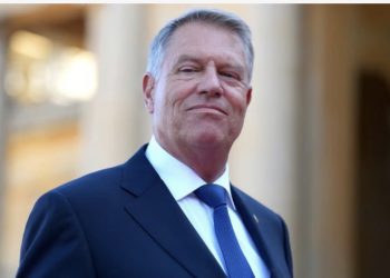 Presidenti rumun njofton dorëheqjen! E “rrëzojnë” protestat e opozitës. Zgjedhjet e reja më 4 maj