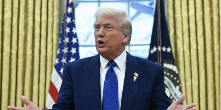 Deklaratat e presidentit Trump mbi Ukrainën nxisin reagime të përziera tek ligjvënësit amerikanë