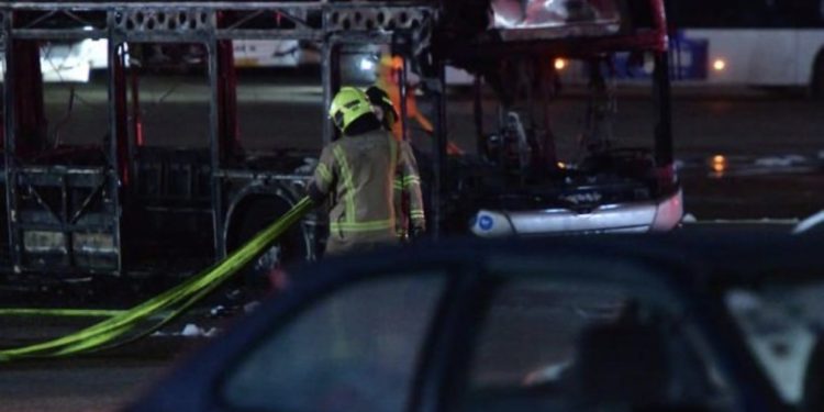 Disa autobusë shpërthejnë në jug të Tel Avivit, policia izraelite nis hetimet