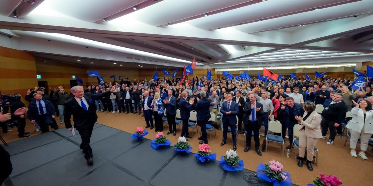 Zgjedhjet e 11 majit/ Berisha thirrje shqiptarëve në Romë: Ju kanë lindur nënat për t’i dalë për zot Shqipërisë