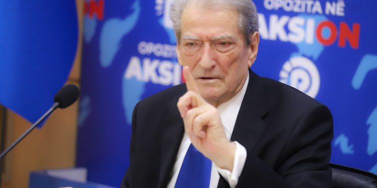 Berisha denoncon skandalin: Bistri përgjoi Veliajn për llogari të Belindës prandaj është zhdukur Lubi Loti