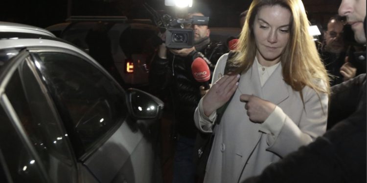 870 milionë Lekë/ Lista me blerjet Louis Vuitton dhe Prada që bëri Ajola Xoxa