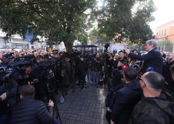 Berisha lexon letrën për Dumanin: Politika e Shqipërisë pa opozitë dështoi në SHBA, do dështojë edhe këtu