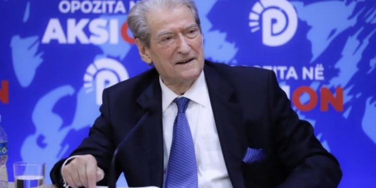 “Të shtyhet afati i regjistrimit të Diasporës”/ Berisha kërkesë KQZ-së: Të njihen dokumentet e skaduara edhe në Shqipëri