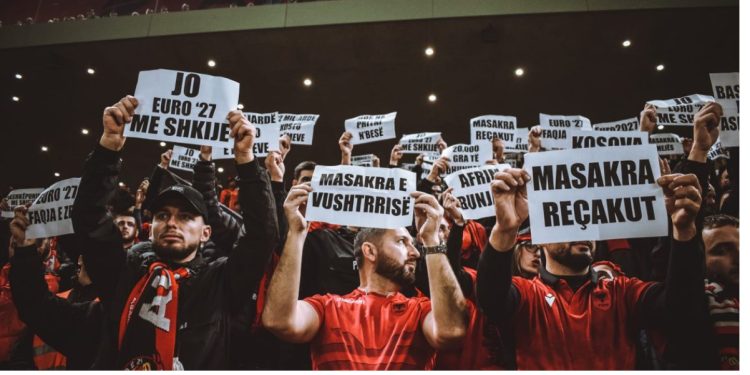 Tifozat Kuq e Zi kundër Euro 2027 me Serbinë: Do t’ju mallkojë historia dhe gjaku i dëshmorëve të rënë për flamur