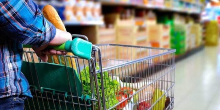 Çmimet e ushqimeve të importuara u ulën me 7%, por nuk u reflektuan