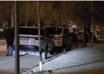 Plagosja në Korçë, i riu kishte dalë nga burgu dy muaj më parë, sherri ndodhi në një lokal