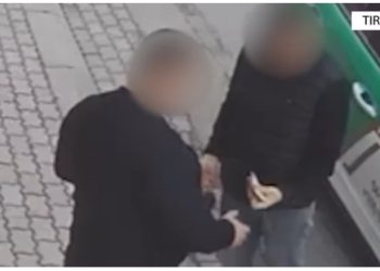 Përfituan para nga një biznesmen pasi komunikuan me të në emër të drejtuesit të një institucioni vendor, arrestohet një person në Tiranë, një në kërkim