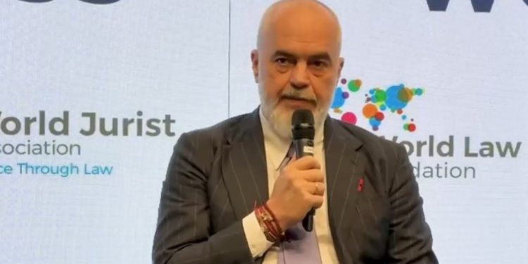 Rama: Paktin me Italinë për emigrantët e menaxhon Roma, jo ne