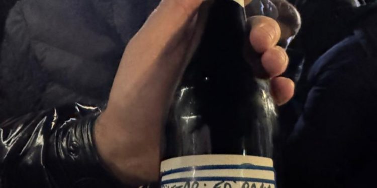 Ironi në protestë, qytetari publikon etiketën e verës 33.600 euroshe të Ramës